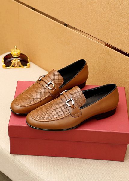 new 2022 men formal party wedding genuine leather dress shoes brogue brand business office men's oxfords size 38-45, Black
new 2022 men formal party wedding genuine leather dress shoes brogue brand business office men's oxfords size 38-45, Black