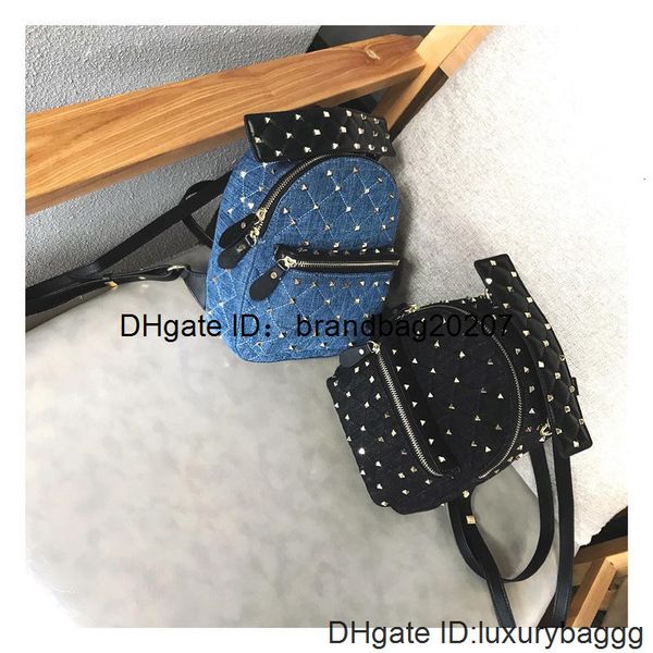 both luxurious2019 shoulders mini- woman cowboy backpack rivet diamond lattice package small real student a bag, Black;red
both luxurious2019 shoulders mini- woman cowboy backpack rivet diamond lattice package small real student a bag, Black;red