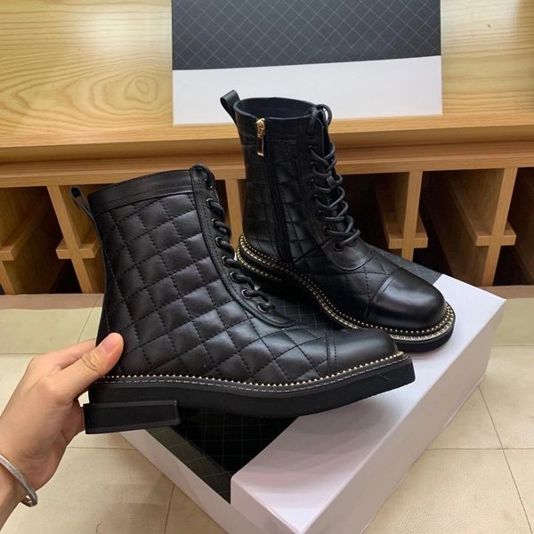 шикарные женские кожаные лауреата платформы пустынные ботинки мода леди патч 5 см коренастые каблуки резиновые навязки ботинки девочка marti, Black 
шикарные женские кожаные лауреата платформы пустынные ботинки мода леди патч 5 см коренастые каблуки резиновые навязки ботинки девочка marti, Black