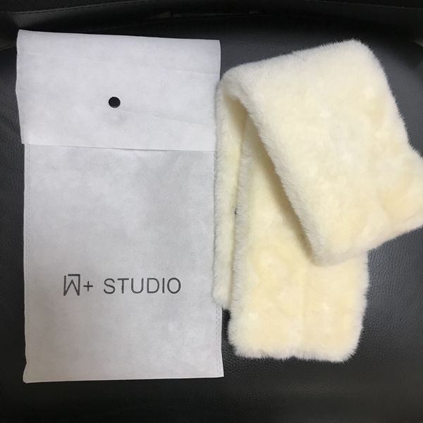 Fashion style Autumn and winter scarf imitation rabbit fur black and white 4 colors plush collar warm fur collar(Anita)
Fashion style Autumn and winter scarf imitation rabbit fur black and white 4 colors plush collar warm fur collar(Anita)