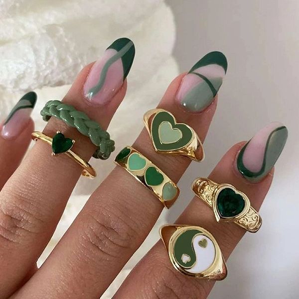 2022 vintage golden heart ring set for women fashion cluster rings pink green color resin flower love finger ring wholesale jewelry, Golden;silver
2022 vintage golden heart ring set for women fashion cluster rings pink green color resin flower love finger ring wholesale jewelry, Golden;silver