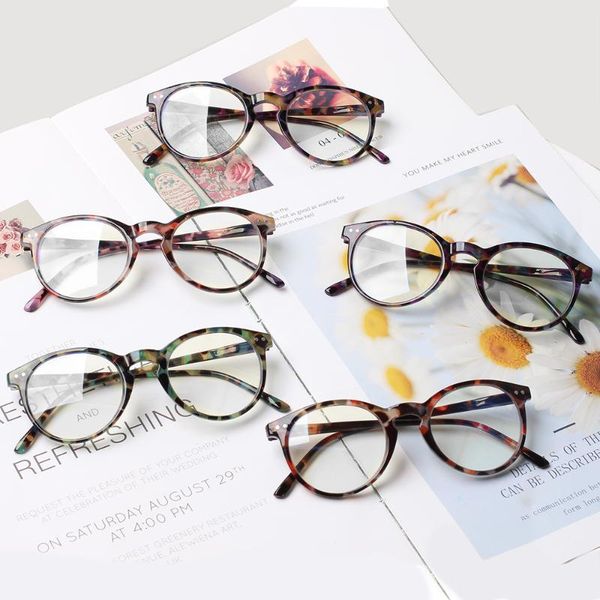 henotin color patterned reading glasses for men and women, high-quality coordinated round frame plastic frame reading glasses, White;black
henotin color patterned reading glasses for men and women, high-quality coordinated round frame plastic frame reading glasses, White;black