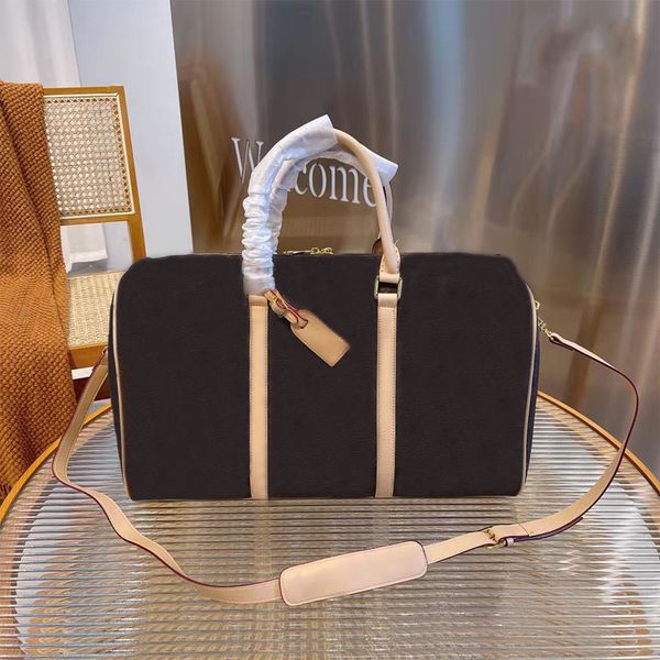 duffle bags luxury designer travel bag large capacity luggage weekend bag shoulder cowhide crossbody messenger packages handbags gm
duffle bags luxury designer travel bag large capacity luggage weekend bag shoulder cowhide crossbody messenger packages handbags gm