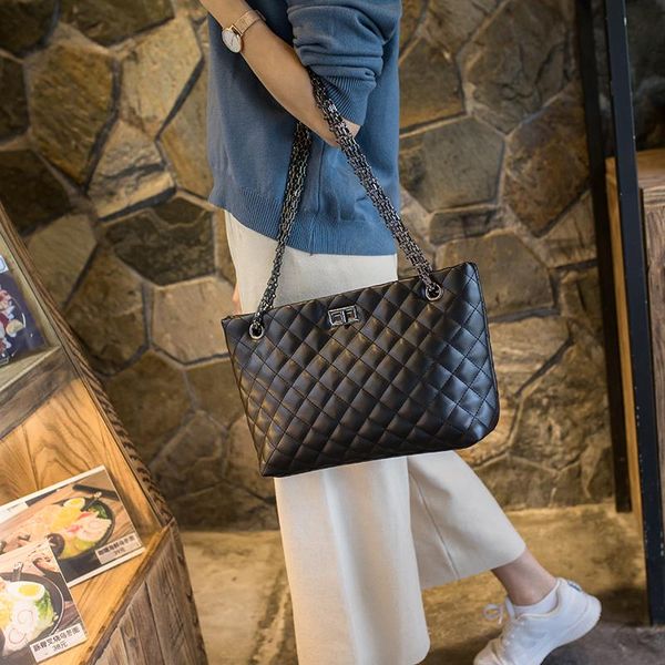 dai.mm 2020 spring new korean fashion large-capacity rhombic chain shoulder bag simple female bag wild messenger tide
dai.mm 2020 spring new korean fashion large-capacity rhombic chain shoulder bag simple female bag wild messenger tide