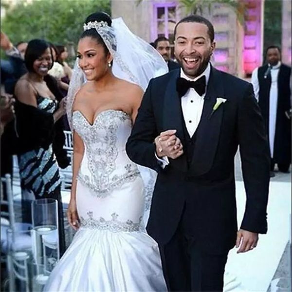 luxury crystals mermaid wedding dresses sweetheart neckline ruffle beads sequined bridal gowns satin plus size bridal gowns vestido de novia, White
luxury crystals mermaid wedding dresses sweetheart neckline ruffle beads sequined bridal gowns satin plus size bridal gowns vestido de novia, White
