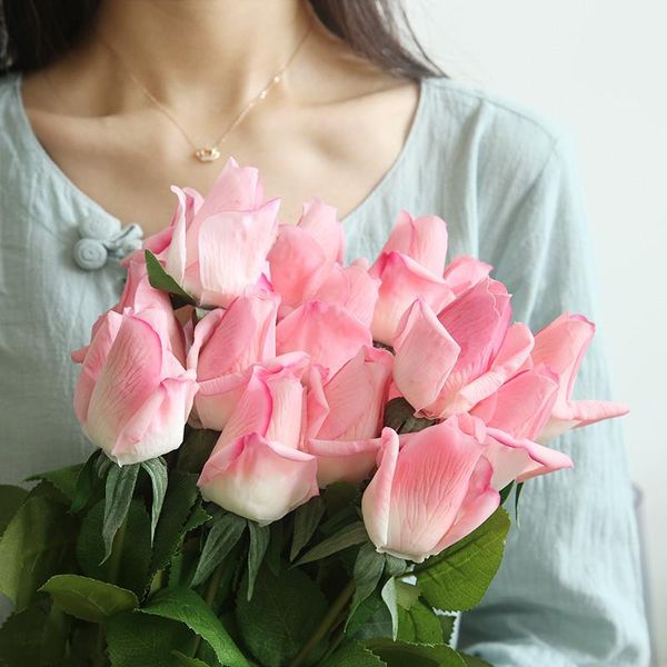 silk artificial hand feel moist rose bud ins style for christmas wedding valentine's day gift home decoration 1 pc
silk artificial hand feel moist rose bud ins style for christmas wedding valentine's day gift home decoration 1 pc
