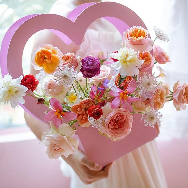 large heart shape flower box bag paper basket packaging box foldable wedding party decor gift case florist wrapping supplies 
large heart shape flower box bag paper basket packaging box foldable wedding party decor gift case florist wrapping supplies