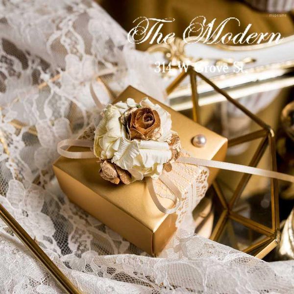 gift wrap 2021 style european outdoor garden small european-style luxury fllower wedding customized and joyful box of finished product1
gift wrap 2021 style european outdoor garden small european-style luxury fllower wedding customized and joyful box of finished product1