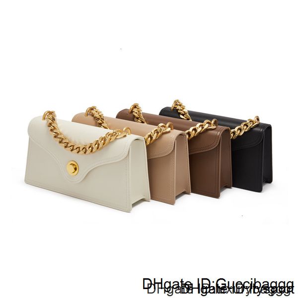 2020 winter new female trend messenger fashion wild shoulder bag portable chain texture small square package
2020 winter new female trend messenger fashion wild shoulder bag portable chain texture small square package