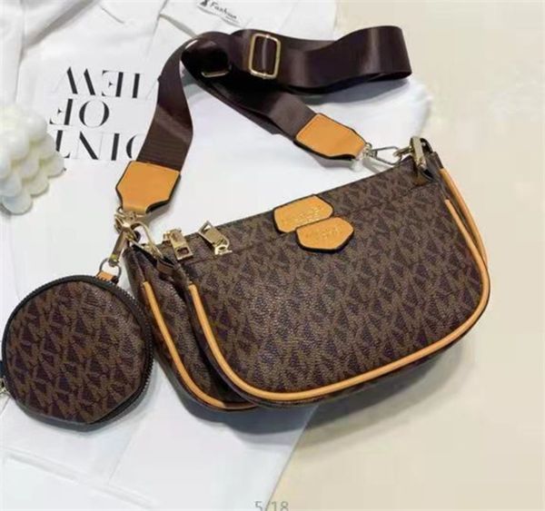 2022 a new designer bags for women sports gift cosmetic cases lady italy models, fashion casual shoulder classic handbags pho5
2022 a new designer bags for women sports gift cosmetic cases lady italy models, fashion casual shoulder classic handbags pho5