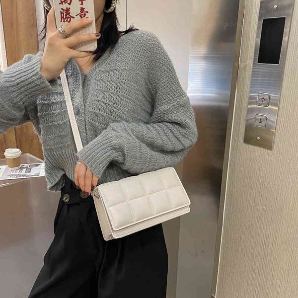 simple foreign style checkered women's bag 2020 urban simple small square new portable messenger shoulder bag
simple foreign style checkered women's bag 2020 urban simple small square new portable messenger shoulder bag