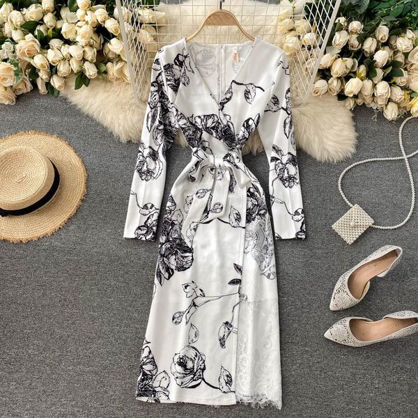 lady autumn v-neck lace-up high waist lace stitching retro print dress women fashion elegant long sleeve korean vestidos p887, Black;gray
lady autumn v-neck lace-up high waist lace stitching retro print dress women fashion elegant long sleeve korean vestidos p887, Black;gray