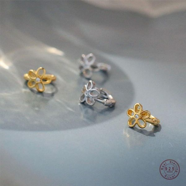 stud 925 sterling silver european hollow flower syud earrings for women exquisite trend student party jewelry friendship gift, Golden;silver
stud 925 sterling silver european hollow flower syud earrings for women exquisite trend student party jewelry friendship gift, Golden;silver