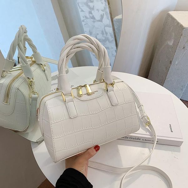 retro stone pattern handbag 2020 new brand designer wild texture handbag fashion lady pu leather shoulder messenger pillow bag
retro stone pattern handbag 2020 new brand designer wild texture handbag fashion lady pu leather shoulder messenger pillow bag
