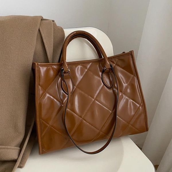 cross body vintage large capacity shoulder bags for women 2021 handbags luxury designer casual totes female purses travel high quality
cross body vintage large capacity shoulder bags for women 2021 handbags luxury designer casual totes female purses travel high quality