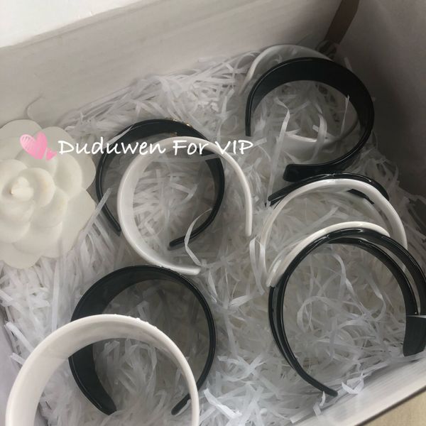 fashion party bracelet acrylic bracelets classic cuff fashion hand accessories collection c bangle party gift mesh bag
fashion party bracelet acrylic bracelets classic cuff fashion hand accessories collection c bangle party gift mesh bag
