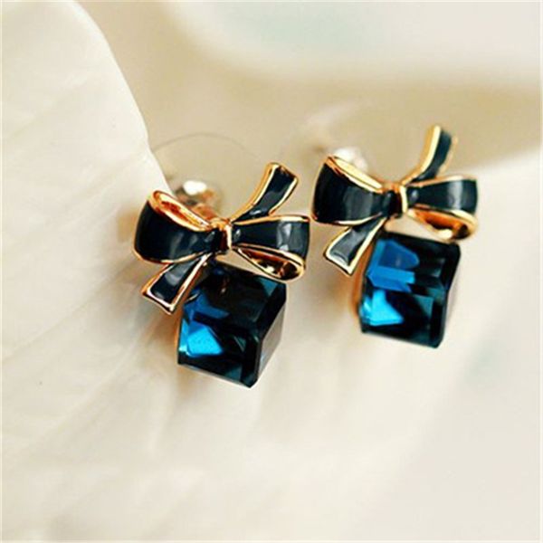 fashion 2018 chic shimmer bow knot cubic green blue crystal earrings rhinestone stud earrings for women pendientes, Golden
fashion 2018 chic shimmer bow knot cubic green blue crystal earrings rhinestone stud earrings for women pendientes, Golden