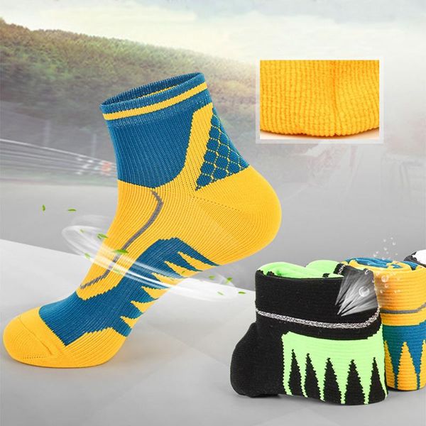 10pairs outdoor hiking cycling sports socks breathable comfortble wear resistant thickened football socks men/women size 39-46, Black
10pairs outdoor hiking cycling sports socks breathable comfortble wear resistant thickened football socks men/women size 39-46, Black