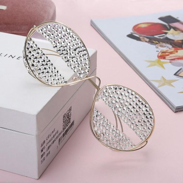 new retro large frame round metal sunglasses women 2021 luxury rhinstone sun glasses female personality diamonds shades eyewears, White;black
new retro large frame round metal sunglasses women 2021 luxury rhinstone sun glasses female personality diamonds shades eyewears, White;black