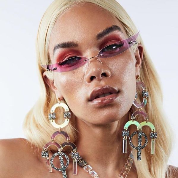 sunglasses qpeclou 2021 fashion small cat eye women metal rimless colorful sun glasses men funny party shades mirrors, White;black
sunglasses qpeclou 2021 fashion small cat eye women metal rimless colorful sun glasses men funny party shades mirrors, White;black