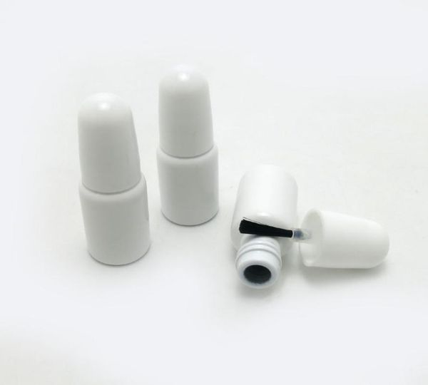 3ml mini nail polish bottle white glass packing with black brush cap cosmetic container separate accessories1 bottles
3ml mini nail polish bottle white glass packing with black brush cap cosmetic container separate accessories1 bottles