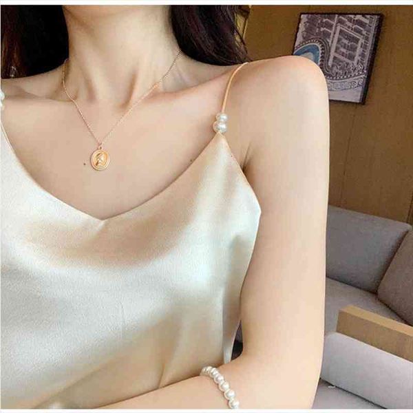 womens wear beige womens tube satin v-neck aesthetic clothing trendy camisole bohemian vest open back t-shirt, White
womens wear beige womens tube satin v-neck aesthetic clothing trendy camisole bohemian vest open back t-shirt, White