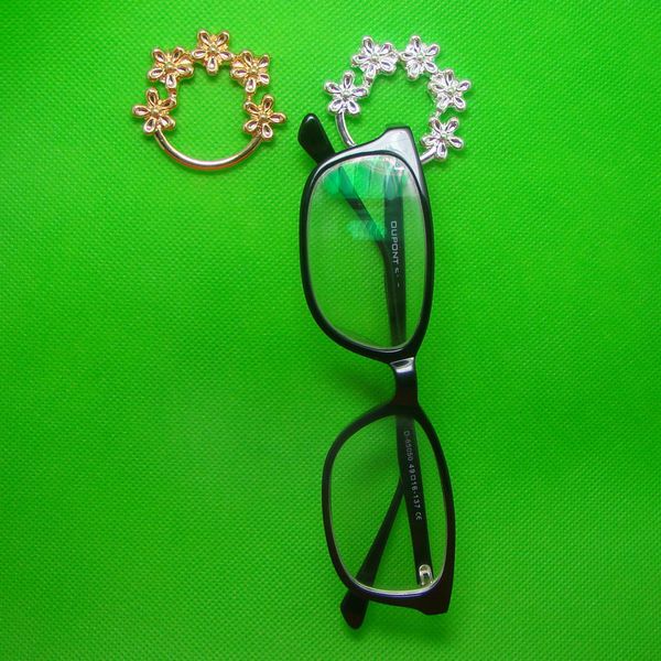 magnetic eyeglasses holder metal blossom flower magnetc eyeglasses holder badge brooch fashion ornament jewelry 6pcs lot 201009, Gray
magnetic eyeglasses holder metal blossom flower magnetc eyeglasses holder badge brooch fashion ornament jewelry 6pcs lot 201009, Gray