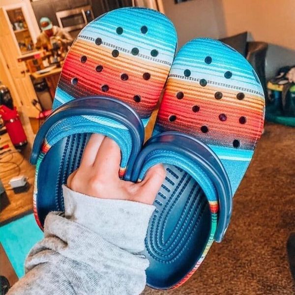 large size summer lovers baotou hole shoes fashion graffiti breathable two wear sandals, Black
large size summer lovers baotou hole shoes fashion graffiti breathable two wear sandals, Black