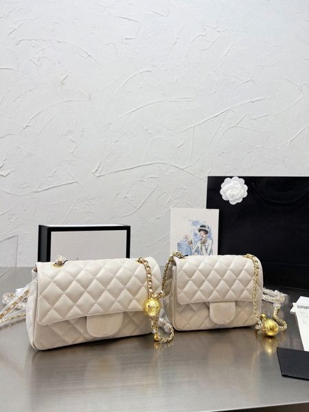 2022 brand classic designers shoulder bags handbags sheepskin woman fashion genuine leather women flap letters black metal chain crossbody b
2022 brand classic designers shoulder bags handbags sheepskin woman fashion genuine leather women flap letters black metal chain crossbody b