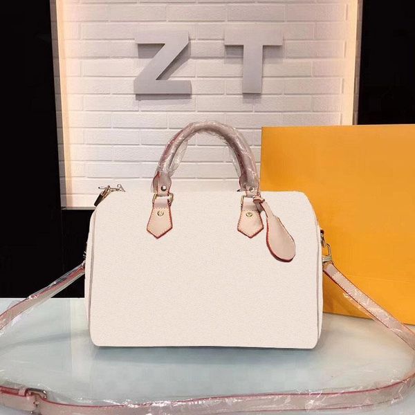 fashion good quality designer crossbody bag purses designer handbags women bags purse fashion travel duffle bags totes clutch traving bag
fashion good quality designer crossbody bag purses designer handbags women bags purse fashion travel duffle bags totes clutch traving bag