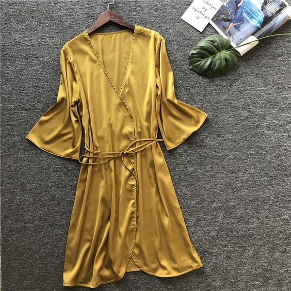 summer wedding dressing gown women satin bride robe silk kimono half sleeve bathrobe summer bridesmaid nightwear y200425, Black;red
summer wedding dressing gown women satin bride robe silk kimono half sleeve bathrobe summer bridesmaid nightwear y200425, Black;red
