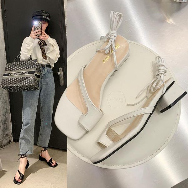 clip toe roman lace-up sandals 2021 new thick heel square head retro student high-heeled wild strap sandals female summer z607, Black
clip toe roman lace-up sandals 2021 new thick heel square head retro student high-heeled wild strap sandals female summer z607, Black