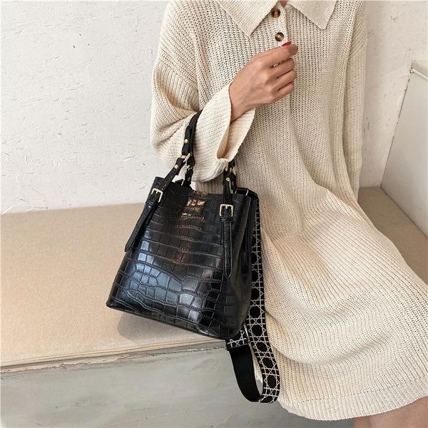 retro stone pattern crossbody bucket bags for women 2021 new shoulder solid luxury female autumn winter travel handle bags tote
retro stone pattern crossbody bucket bags for women 2021 new shoulder solid luxury female autumn winter travel handle bags tote