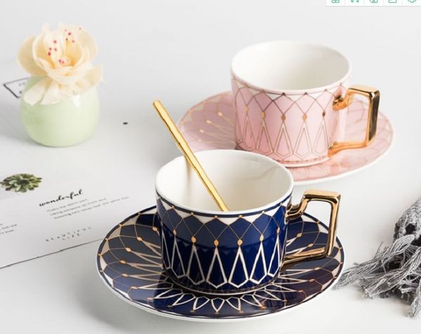 2021 ceramic bone china european style small luxury coffee cup and dish set retro floral tea cup cf003
2021 ceramic bone china european style small luxury coffee cup and dish set retro floral tea cup cf003