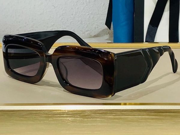 0811 new fashion sunglasses with uv 400 protection for women vintage square frame popular come with case classic sunglasses, White;black
0811 new fashion sunglasses with uv 400 protection for women vintage square frame popular come with case classic sunglasses, White;black