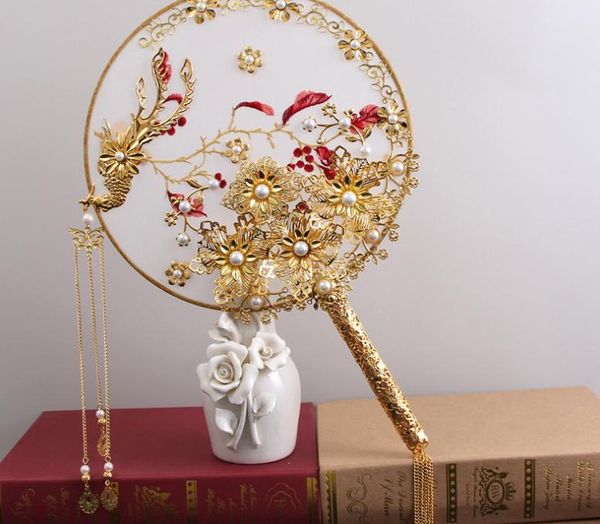 party favor luxury chinese gold phoenix bridal fan bouquets classic handmade metal round hand business gift wedding accessories lf819
party favor luxury chinese gold phoenix bridal fan bouquets classic handmade metal round hand business gift wedding accessories lf819