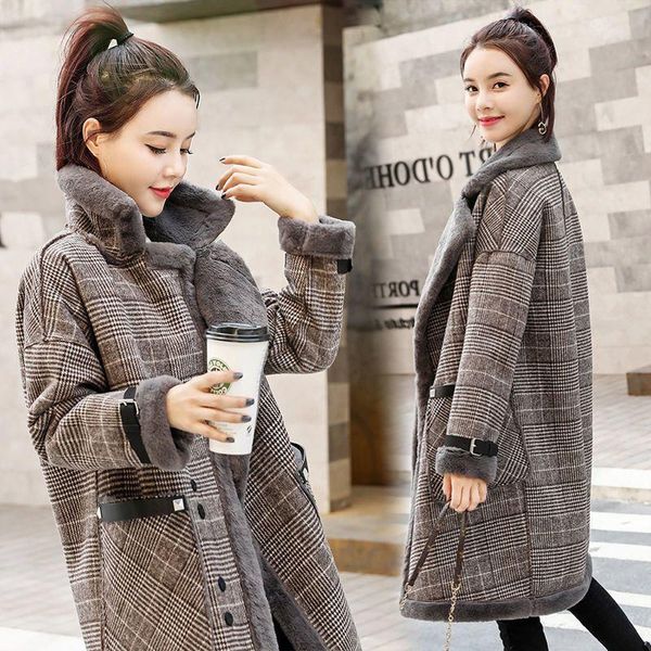 plaid coat women's new autumn and winter thickened mid-length faux lamb fur fur one small woolen coat, Black
plaid coat women's new autumn and winter thickened mid-length faux lamb fur fur one small woolen coat, Black