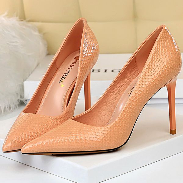 2021 female 9cm luxury high-heeled pumps lady yellow scarpins naked serpentine snakeskin office quality wedding shoes cm2u, Black
2021 female 9cm luxury high-heeled pumps lady yellow scarpins naked serpentine snakeskin office quality wedding shoes cm2u, Black