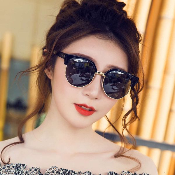 korean ultraviolet round anti sunglasses women's eyebrow wire frame polarized glasses can be equipped with myopia sunglasses, White;black
korean ultraviolet round anti sunglasses women's eyebrow wire frame polarized glasses can be equipped with myopia sunglasses, White;black