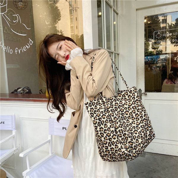 youda large capacity classic bag for women 2020 retro chic canvas handbag tote shopping package fashion leopard shoulder bags c1223
youda large capacity classic bag for women 2020 retro chic canvas handbag tote shopping package fashion leopard shoulder bags c1223