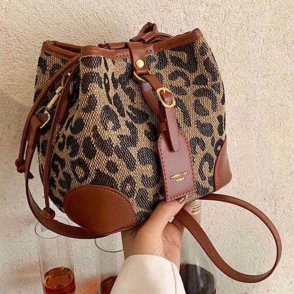 bags handbags large capacity female 2022 fashion autumn and winter versatile leopard print single shoulder armpit advanced sense messenger, Black;red
bags handbags large capacity female 2022 fashion autumn and winter versatile leopard print single shoulder armpit advanced sense messenger, Black;red