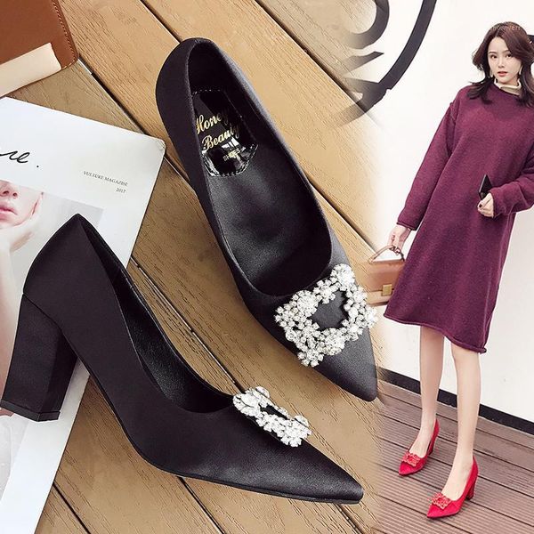 2021 summer new versatile satin black pointed high heels fashion rhinestones buckle bride red wedding shoes.1
2021 summer new versatile satin black pointed high heels fashion rhinestones buckle bride red wedding shoes.1