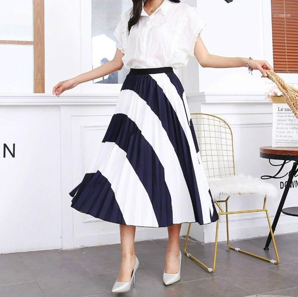 ladies black & white stripe skirts vintage women a-line mid-calf skirts elegant high street european style 1
ladies black & white stripe skirts vintage women a-line mid-calf skirts elegant high street european style 1