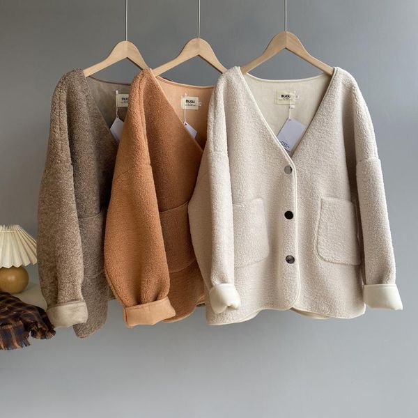 mooire winter elegant women lamb wool coat women's korean wool loose short warm spring coat, Black;brown
mooire winter elegant women lamb wool coat women's korean wool loose short warm spring coat, Black;brown