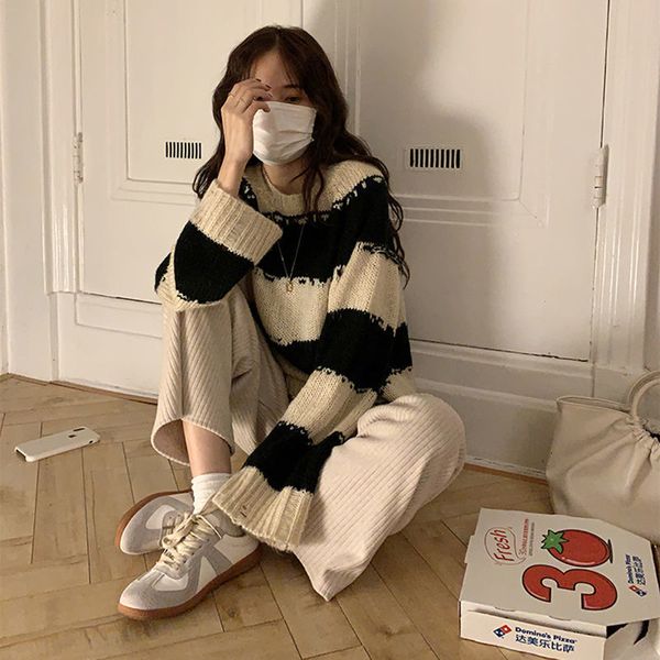 2021 new women's new, loose college striped knitted shirt long pants vsg6, White;black
2021 new women's new, loose college striped knitted shirt long pants vsg6, White;black