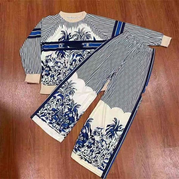 autumn new letter printing fashion leisure long sleeve wide leg pants set two-piece set, White;black
autumn new letter printing fashion leisure long sleeve wide leg pants set two-piece set, White;black