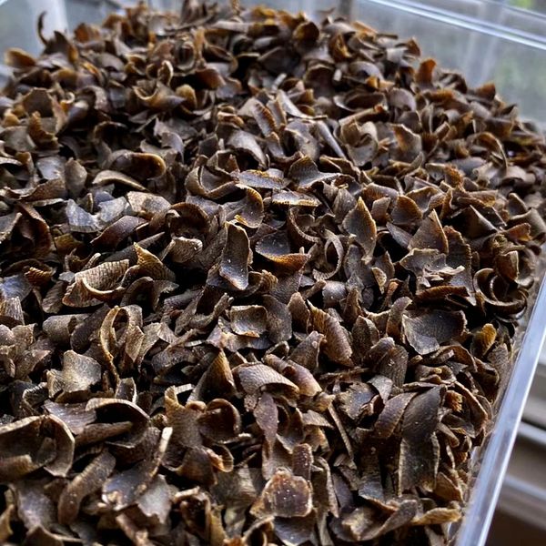 10g/bottle genuine chinese green kynam oudh slices kyara chips kinam full oil natural fragrant perfumes strong & lasing smell
10g/bottle genuine chinese green kynam oudh slices kyara chips kinam full oil natural fragrant perfumes strong & lasing smell