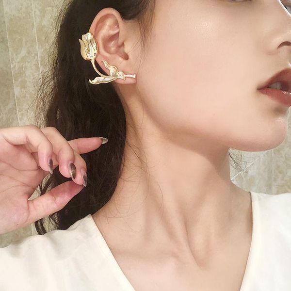 hoop & huggie and american exaggerated cold wind design personality metallic rose earrings female temperament aura ear, Golden;silver
hoop & huggie and american exaggerated cold wind design personality metallic rose earrings female temperament aura ear, Golden;silver