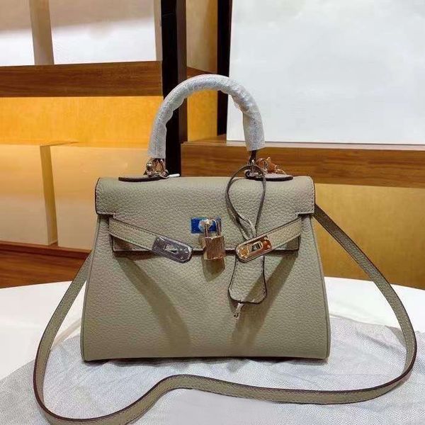 advanced sense of dermal kelly bag portable joker atmosphere autumn/winter 2021 new tide one shoulder his female bag 
advanced sense of dermal kelly bag portable joker atmosphere autumn/winter 2021 new tide one shoulder his female bag