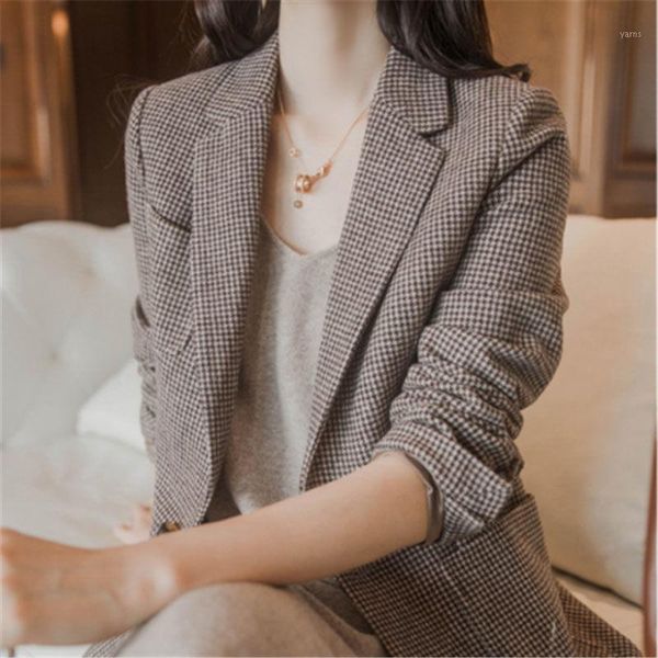 classic coffee color plaid women suit elegant business interview blazer1, White;black
classic coffee color plaid women suit elegant business interview blazer1, White;black